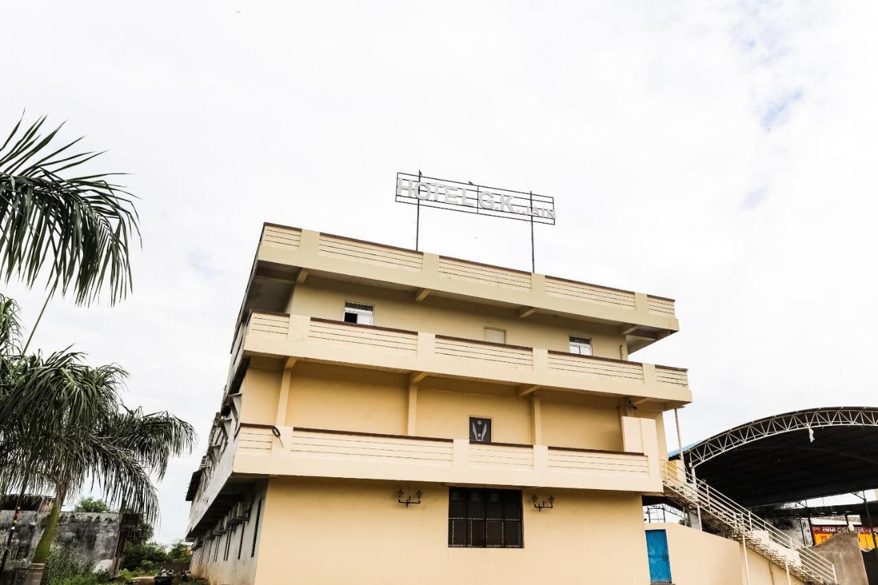 Oyo 49090 G K Jain Hotel Guna Exterior foto