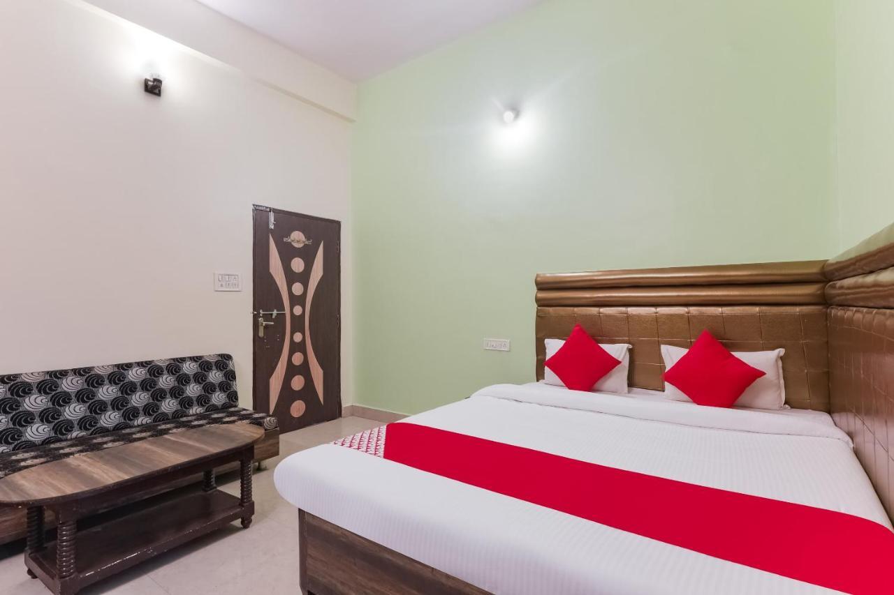 Oyo 49090 G K Jain Hotel Guna Exterior foto
